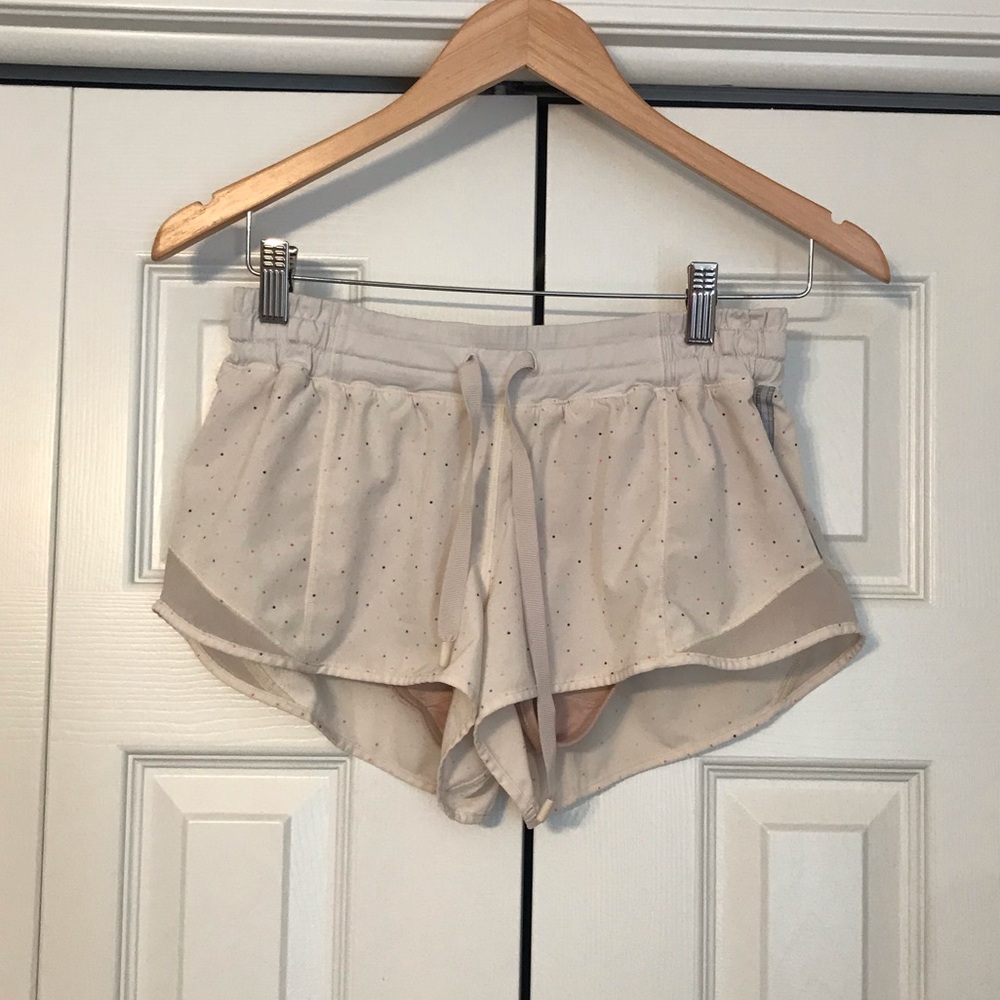 Lululemon Hotty Hot Short Sweet Spot Angel Wing / Angel Wing sz 6